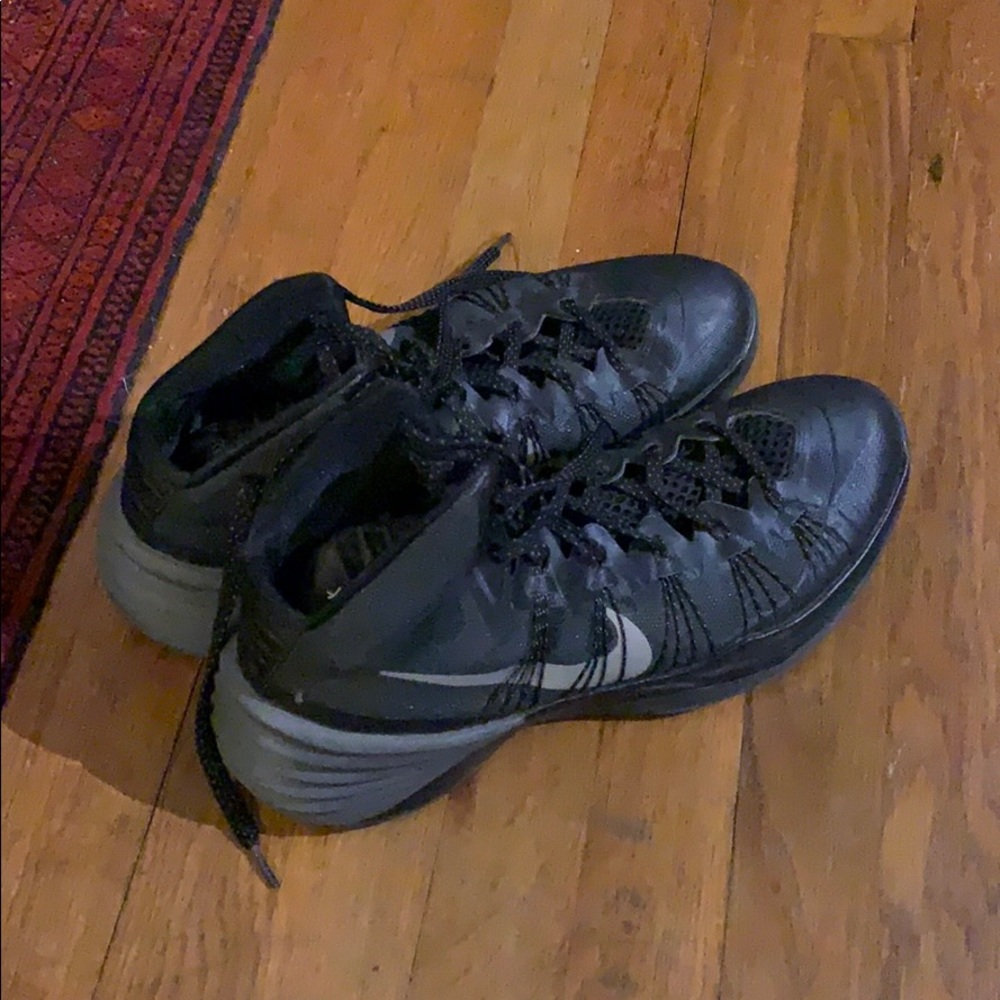 Black Nike HyperDunk Basketball shoes